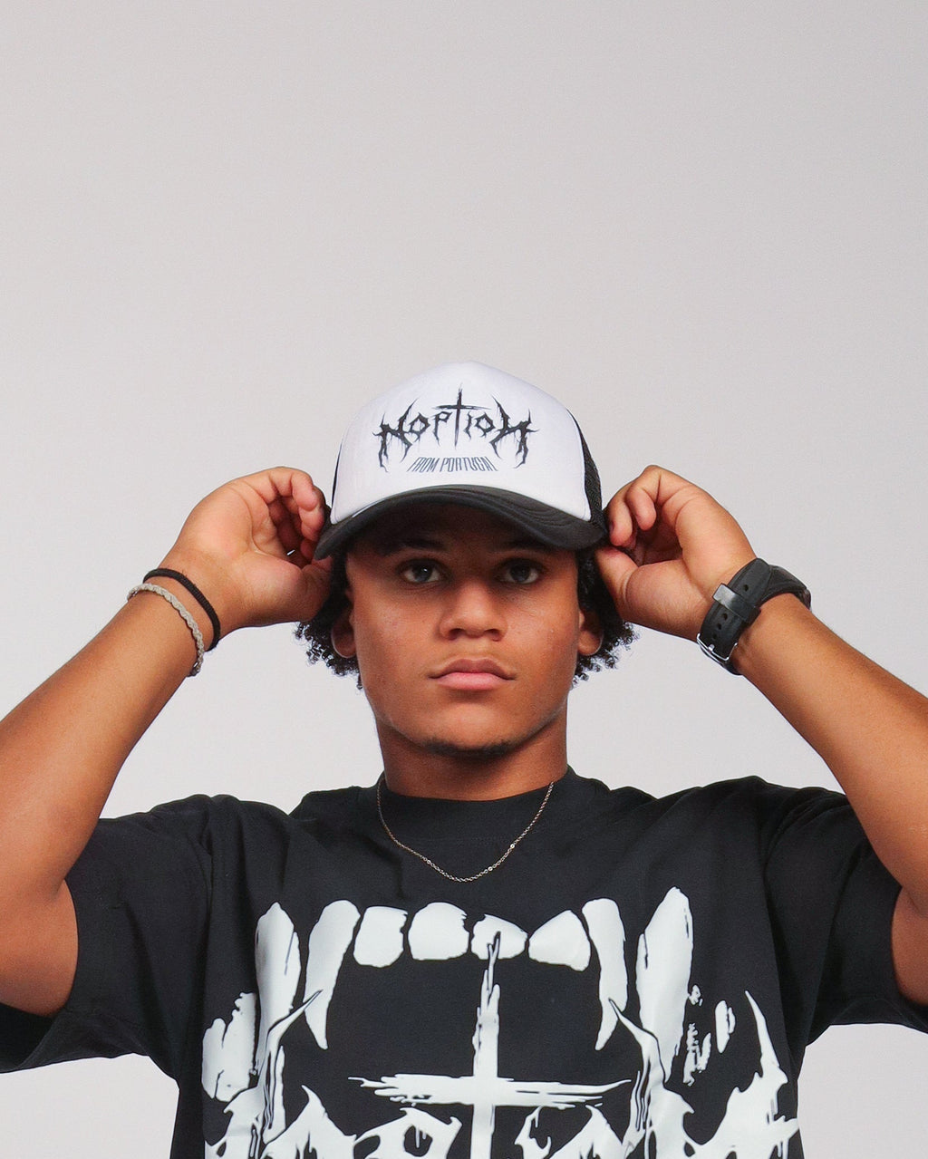 Black&White CAP NoptioN