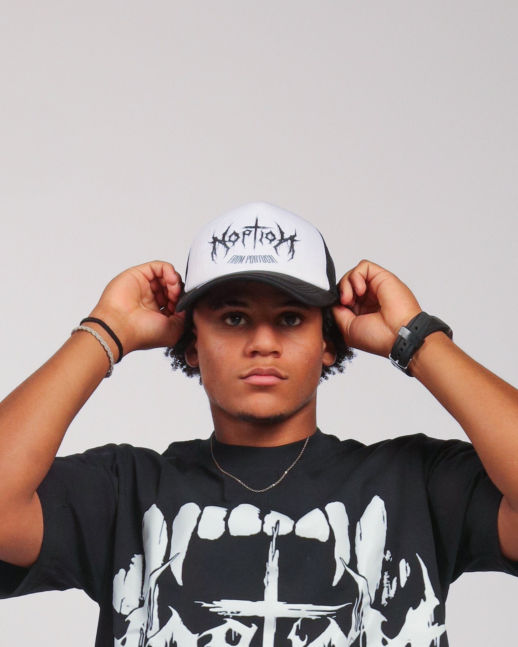 Black&White CAP NoptioN